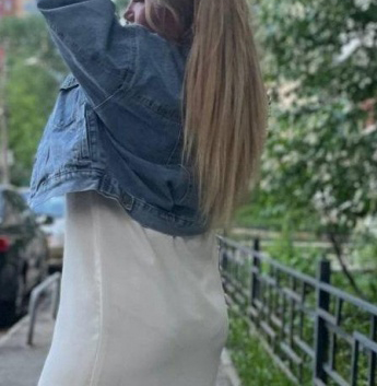 Искусственная блондиночка, с незабываемыми формами и шикарными ножками. Волшебные губки и умелые руки принесут тебе неповторимый эйфорический опыт. Со мной ты сможешь расслабиться, погрузиться в мир страсти и удовольствия. У меня есть несколько фото, которые помогут тебе представить, насколько я сексуальна. Живу в Москве и готова воплотить в жизнь все твои фантазии. Убедись в этом сам! 💋 9340, 30 лет